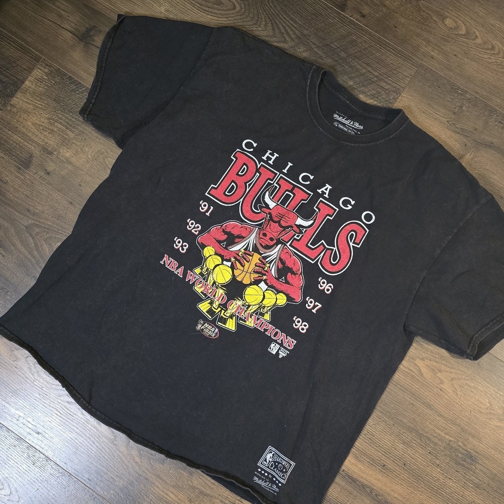 Mitchell & Ness Chicago‎ Bulls NBA Champions Tee Black Faded XL 90s Short Sleeve